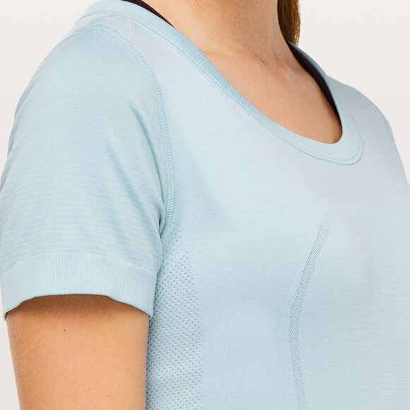 NWOT Lululemon Swiftly Tech Short Sleeve (Breeze) *Relaxed Fit Blue Haze size 10 - Picture 4 of 5